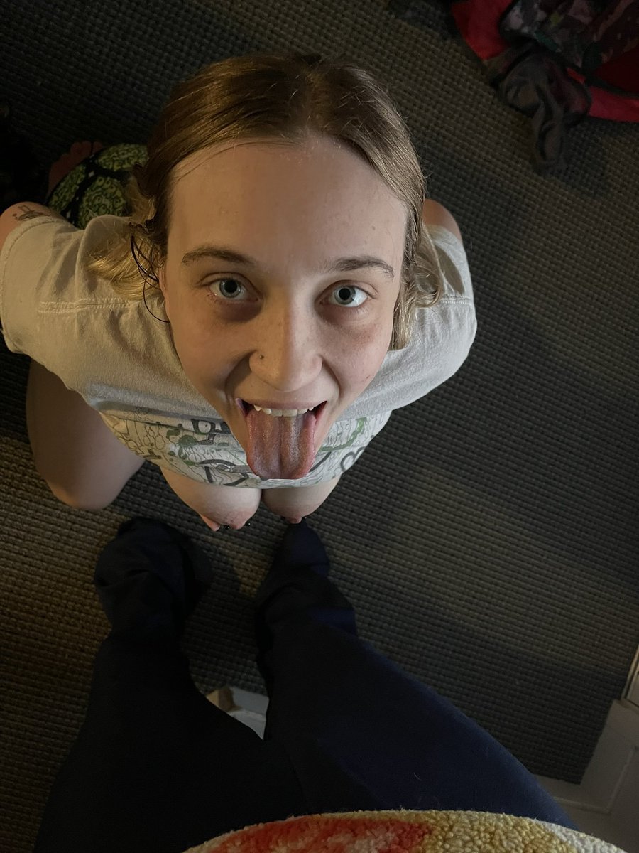 sexbay0's tweet photo. I feel so much safer while sucking a BBC ☺️ who's next? 💦💦 https://t.co/0iX8Ddv51w