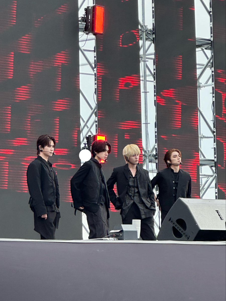 YM_YM_214's tweet photo. 全体で303位でした!
めちゃくちゃ楽しかった(*´ω`*)
ミノはすれ違って、チョジュニョンは少しだけ一緒に走った!
スタッフも沢山いて運営がちゃんとしてたし、無料シャトルバス出てるし、お土産いっぱい貰ったし、ライブも2列目で見れて満足!
#SMTOWNRUNCLUB
#SMTOWNRUNCLUB26
#슴런 #sumrun https://t.co/1jCocGcckf
