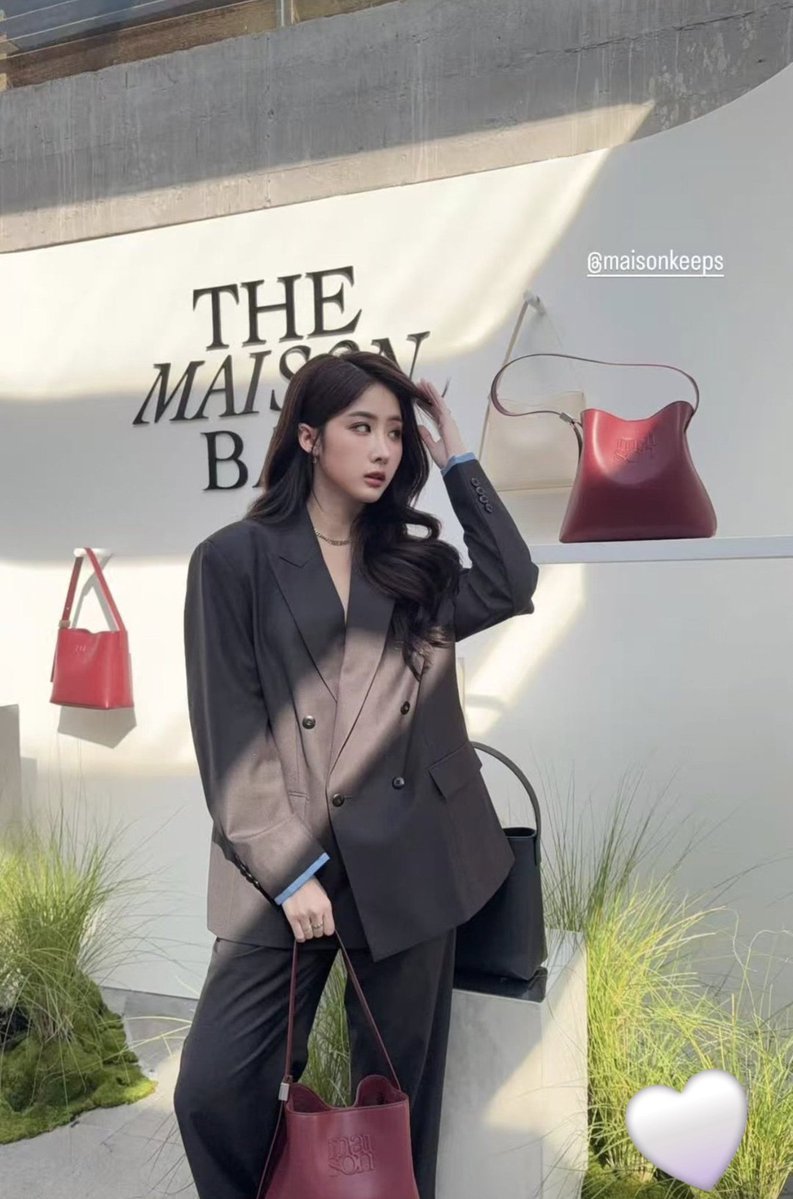 CineFocu's tweet photo. Yoko Apasra shows us once more why she’s the ultimate embodiment of elegance and charm in her latest with #maisonKeeps. https://t.co/ZRm6akkobe