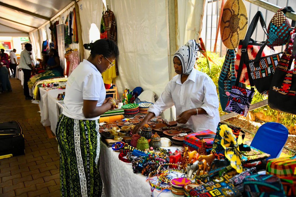 UGPearlMarket's tweet photo. Kampala, this is your sign to step out! 📣

The #PearlMarketplace is live at Akamwesi Mall. 

Come visit, shop, network and support the amazing businesses showcasing their work today. https://t.co/Iu5erlEb9G