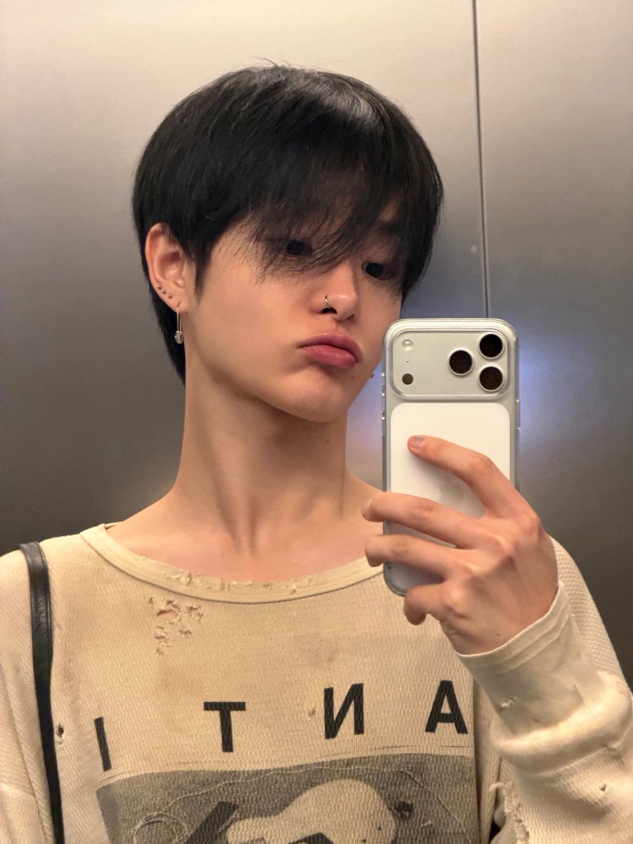 parkbeaus's tweet photo. jihoon sent a message 💌

🐶 unreleased photo
🐶 8/29
🐶 have a good weekend 🎶

18:38 kst ⋆ 261003 https://t.co/y1tjKbrOlK