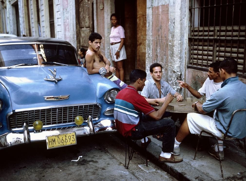 eyeonaxis's tweet photo. Life in the streets of La Habana, Cuba, by David Alan Harvey https://t.co/5lG93anHCy