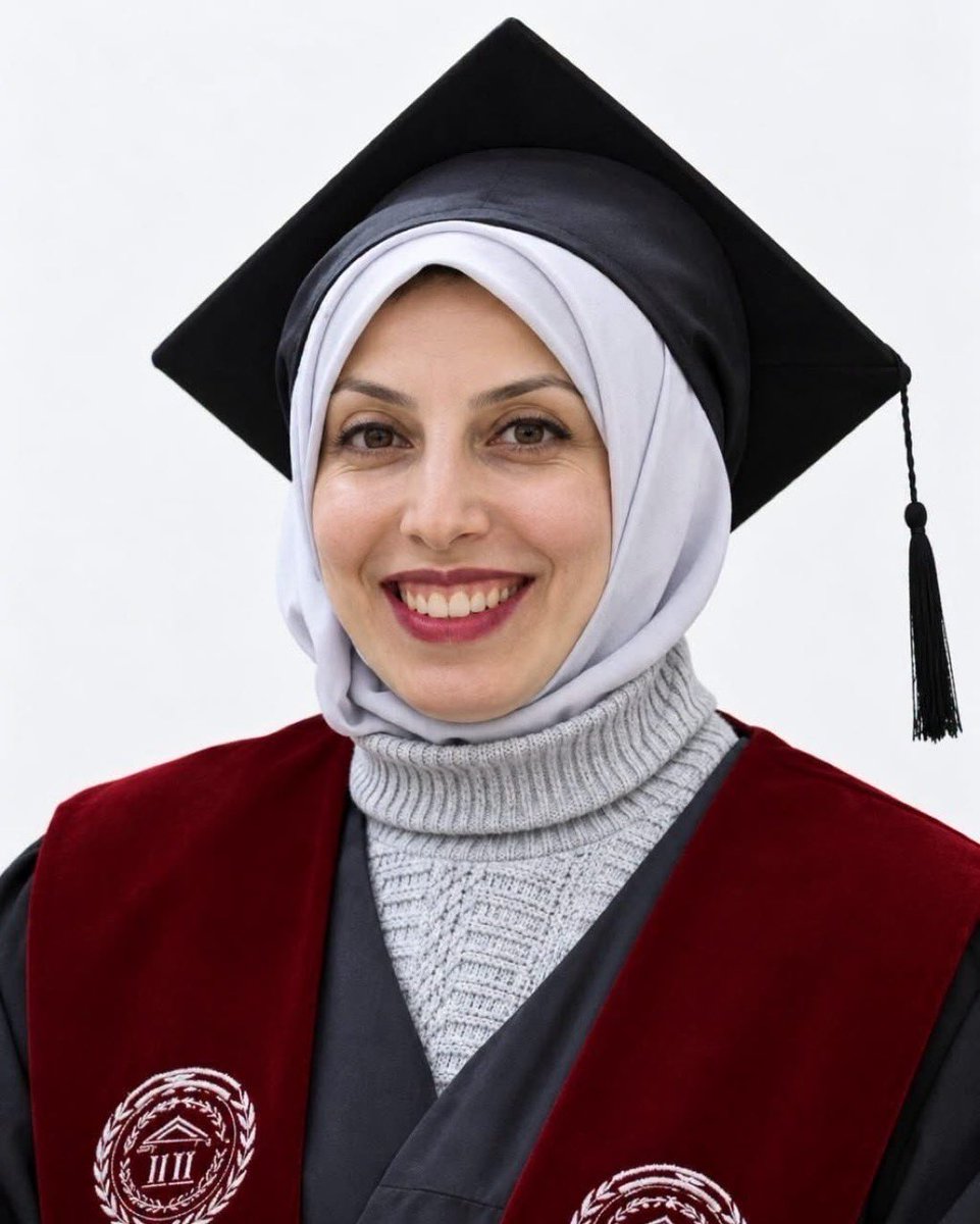 gazanotice's tweet photo. 🚨BREAKING: Israeli forces killed Palestinian academic and Head of the Multimedia Department at the University of Palestine, Dr. Yasmine Khamis Al-Boubou, alongside three other Palestinian women in an Israeli strike on a residential building in western Gaza City.