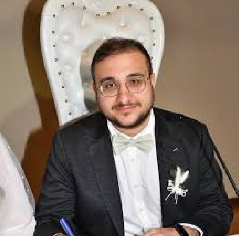 Kurisushii's tweet photo. Şu ana kadar gördüğüm en mantıksız şeylerden biri hasta olduğun için rapor götürmek

Eğer işe ya da okula gidemeyecek kadar hastaysam hastaneye de gidemez halde olmuyor muyum aq

Sırf bu yüzden baya hastayken hastaneye gidecek gücüm yok diye raporsuz yaktım haklarımı

Toplumsal güven eşiğinin aşırı düşük olması ve herkesin kuralları en zirve noktasına kadar zorlamaya çalışması yüzünden sistem ters işliyor ve gerçek ihtiyaç sahiplerinin hayatını zorlaştırıyor