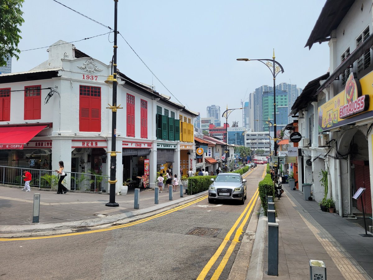 Z_kzu_'s tweet photo. Masjid Negeri Sultan Abu BakarとJalan Tan Hiok Nee https://t.co/816lN7Cg2F