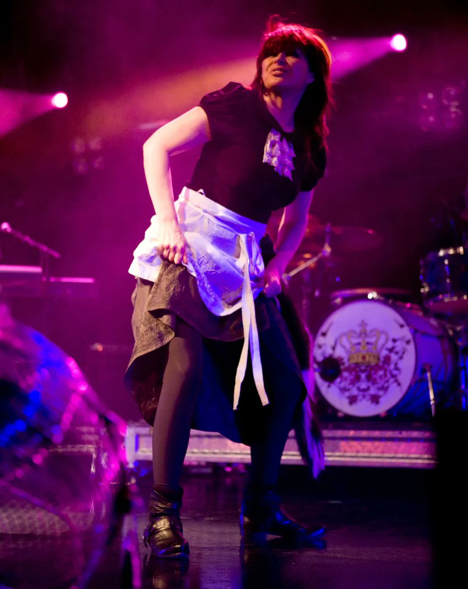 DivinylsLover's tweet photo. @DivinylsLover #ARIAs #DivinylsLover #Divinyls #Australia #pubrock #love #chrissyamphlett #rock #halloffame #singer #star #geelong #amphlettlane #australianmade #countdown #radio #rockband #itouchmyself #melbourne #sydney #hope #icon 
#australianstory #october 
Stay Safe Lovers❤️ https://t.co/g7FgJxYW4q
