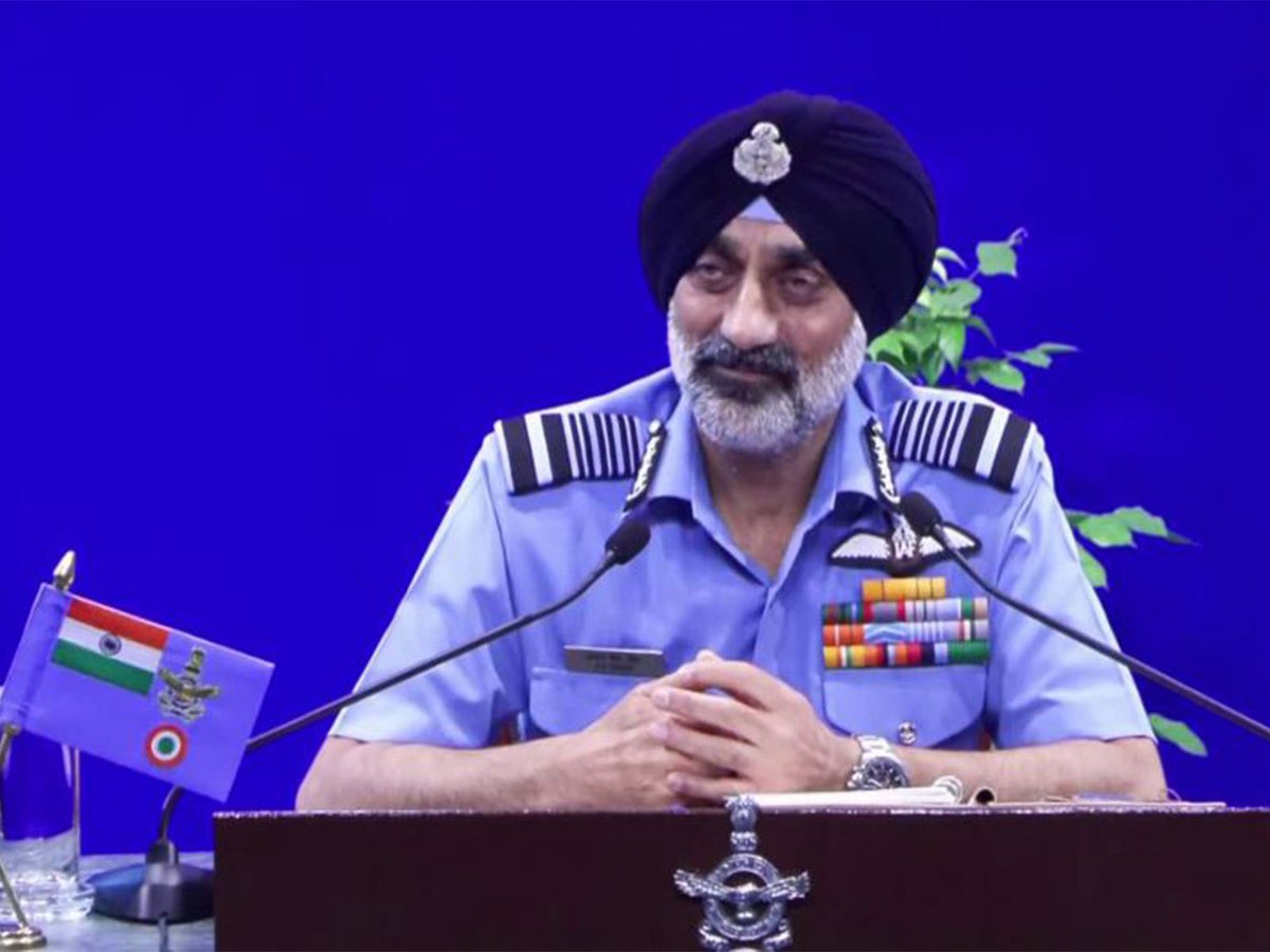 ani_digital's tweet photo. IAF chief says LCA Mk-1A delays have been significant, air force also looking towards Mk-2
Read @ANI Story | https://t.co/vv2TwO13j6
#IAFChief #LCAMk1A #AirForce #Mk2 https://t.co/ZPOk3ThFMl
