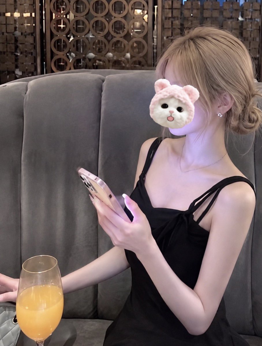 yuza1218586's tweet photo. 断言します。結局ダイエットが1番の整形です…
薬で痩せたら二の腕ｶﾘｶﾘになって人生変わった😭

58kg (before)             →             43kg (after) https://t.co/BV1GVxc6jS