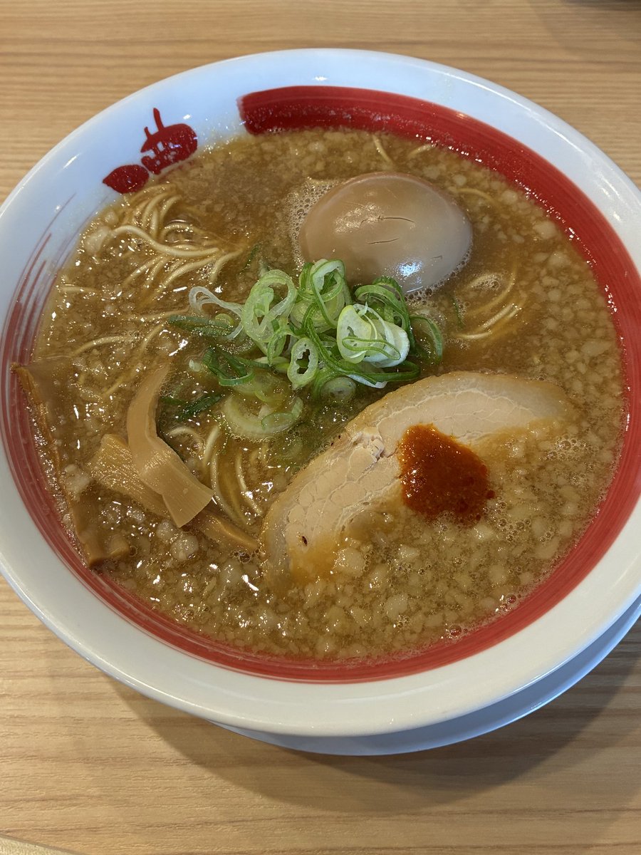 HAL_SHENA's tweet photo. 美容院終わりに、ばり嗎の味玉ばり濃ラーメン。
染みたー！ 今日も美味しかったー！ https://t.co/8l7sX0V8eg