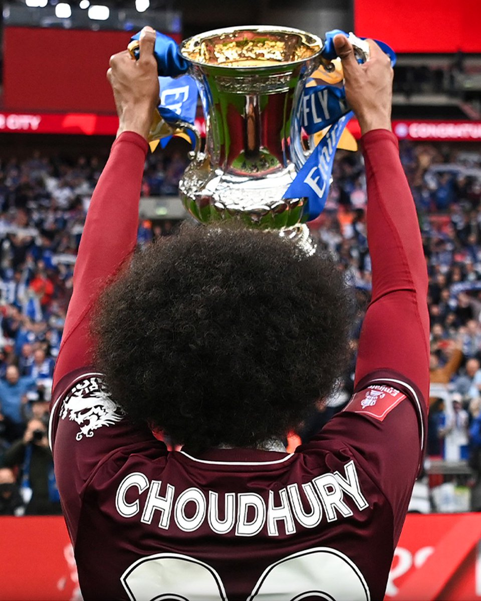 SkyFootball's tweet photo. Hamza Choudhury's shirt from Leicester City's 2021 FA Cup final win against Chelsea will be auctioned for charity later this month, Sky Sports News can exclusively reveal 🎽 https://t.co/fRbZhSZzyp