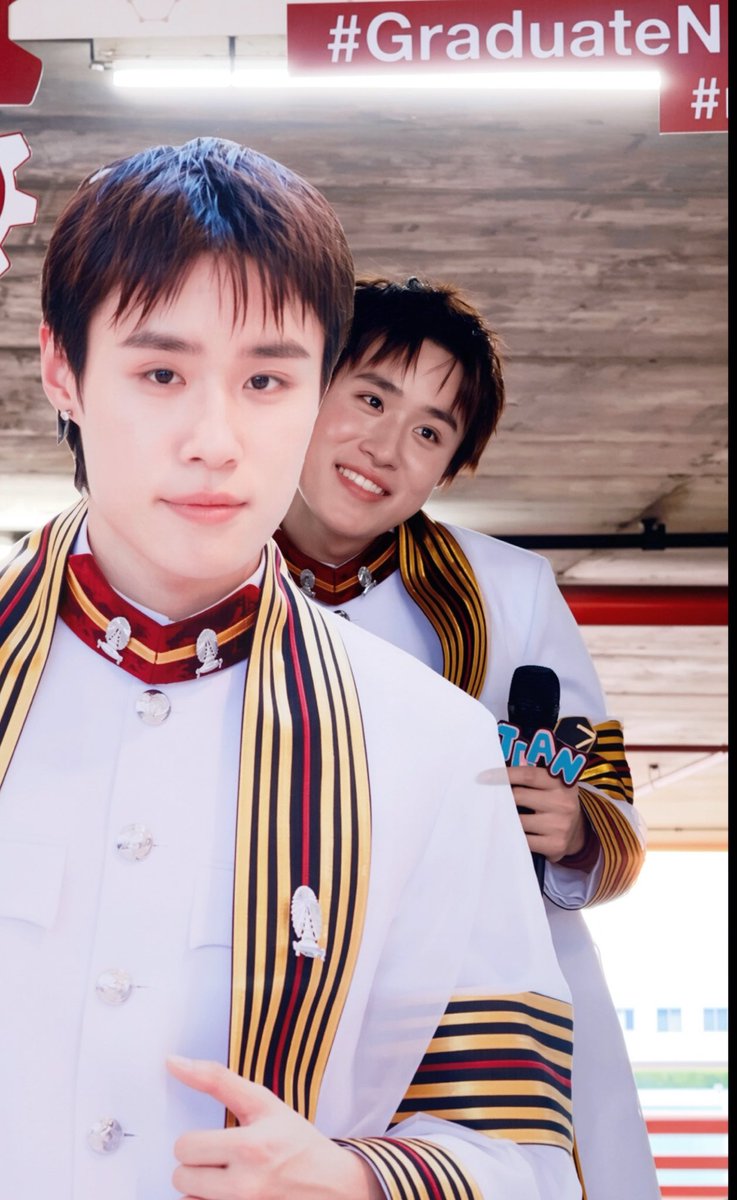 dongdanggangza's tweet photo. คนไหนคือพี่นัทตุวจริงงงงงง @nnutdan 

CELEBRATING NUTDAN
#GraduateNutdan #nnutdan https://t.co/VwmqFuhY6m