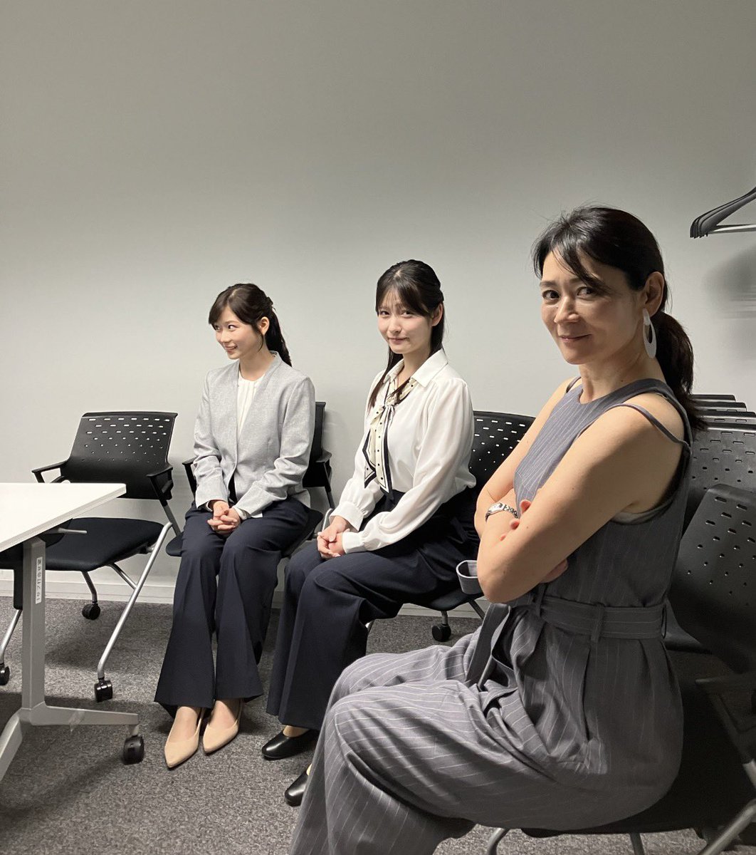 teretouhihyou's tweet photo. テレビ東京新人アナウンサー
北川莉央アナ
鈴木芹里乃アナ

収録には大先輩の水原恵理ア��が✨
佐久間さんの同期でもある頼れるねえさんが見守る中、収録は思いがけない展開に？

📢10月13日(火)放送
伊集院光&amp;佐久間宣行の #勝手にテレ東批評

👇見逃し＆配信オリジナル
https://t.co/YscNHOunMS… https://t.co/HAvvRCS2g7