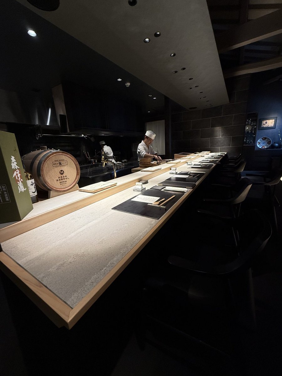 nagoya1016's tweet photo. 🍣福岡で12年間愛された名店が届ける極上鮨🍣
四間道 鮨かず矢
📍愛知県名古屋市西区那古野1-36-52
2F https://t.co/8iugy4ARqH