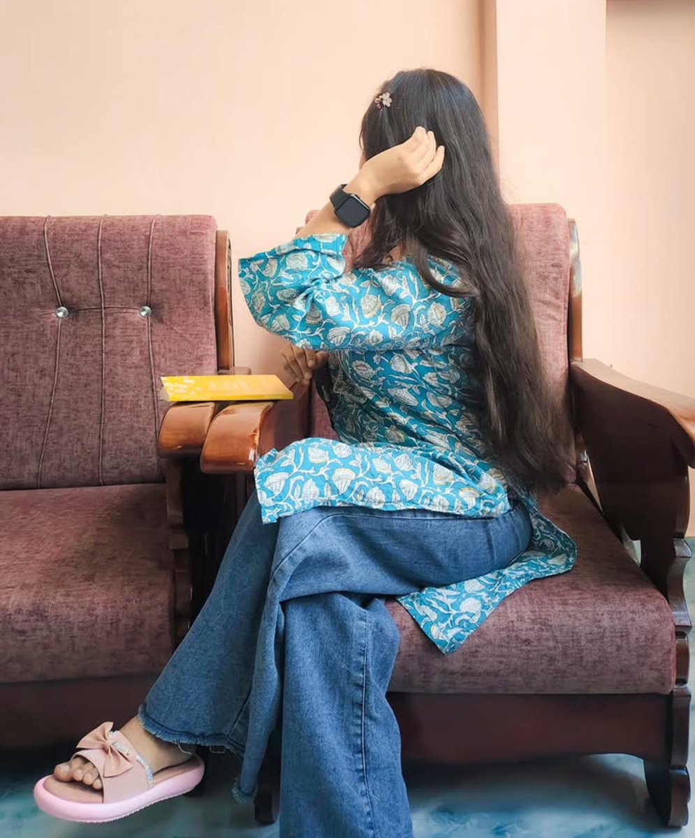 Areebashaii's tweet photo. Good afternoon cuties 🥰🌞 https://t.co/UtrUJbo9RX