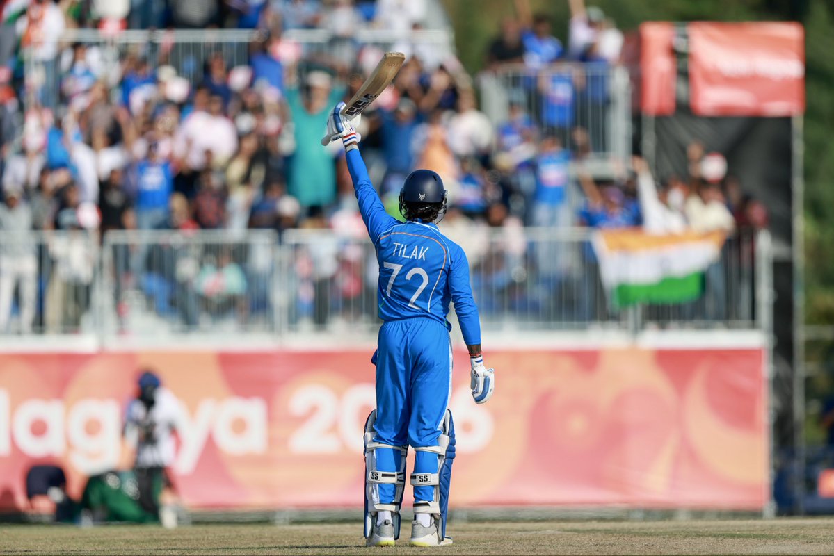 TilakV9's tweet photo. Will let the flag do the talking. 🇮🇳🥇 https://t.co/DfJmds3CGq