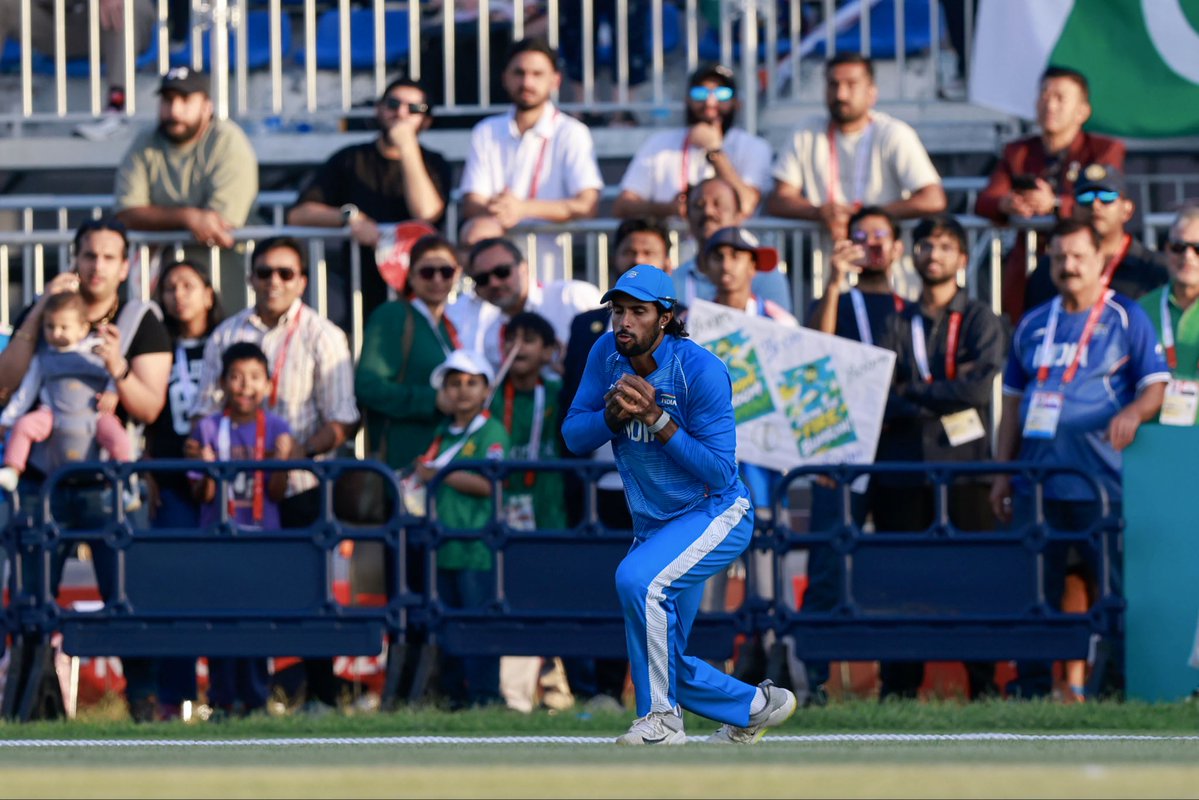 TilakV9's tweet photo. Will let the flag do the talking. 🇮🇳🥇 https://t.co/DfJmds3CGq