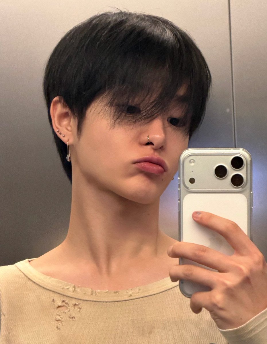 _hourlyjihoon's tweet photo. [📸] WDM | #JIHOON https://t.co/ayoyzhHSgr