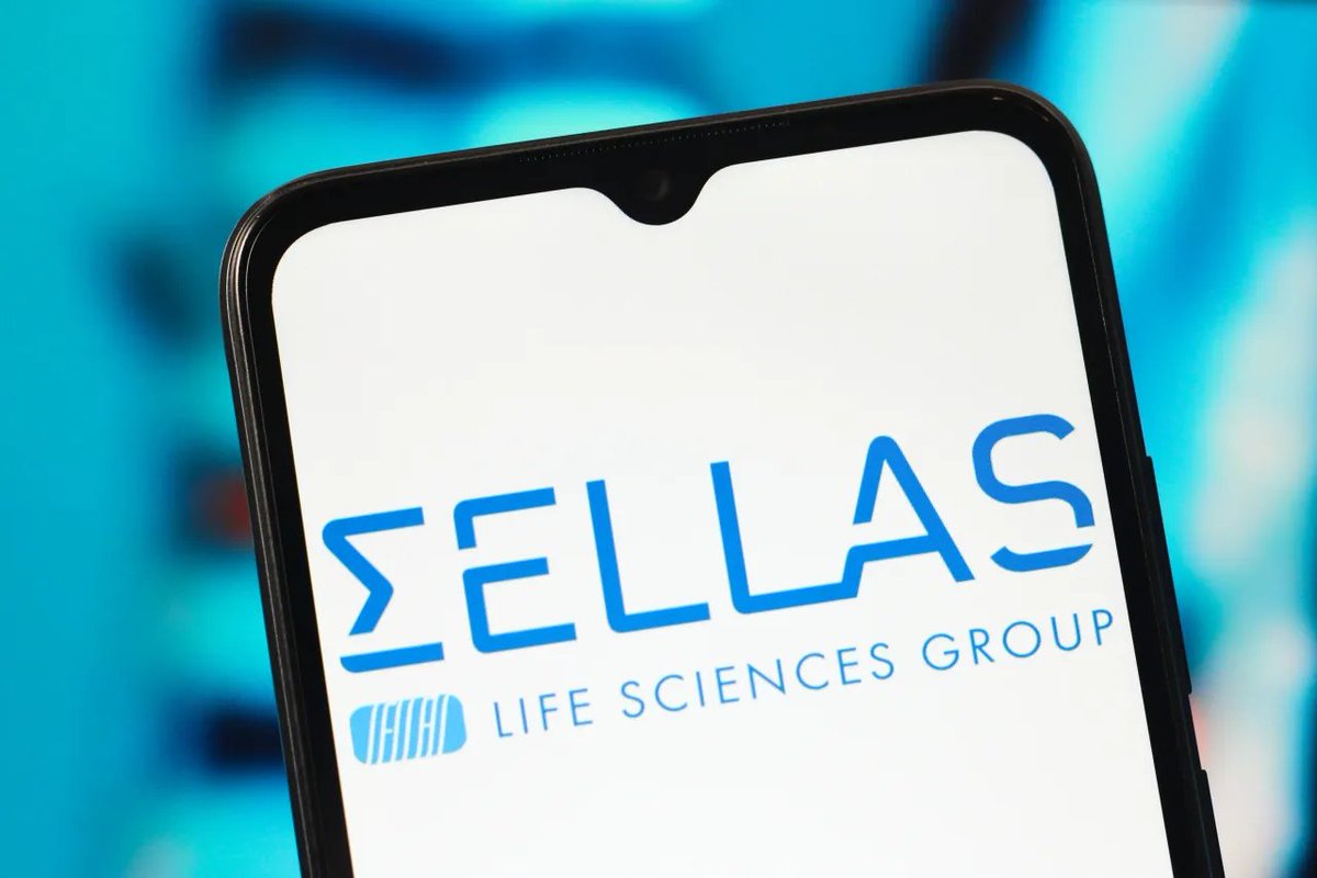 Gavin_Bloomf's tweet photo. $SLS REGAL primary endpoint is OS, not relapse. After relapse, BAT patients can receive subsequent therapy outside the protocol list (observation, HMA, venetoclax, low-dose ara-C). That survival still counts toward the BAT arm. https://t.co/qnu87eEXI9
