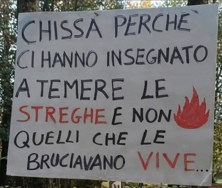 silvyiaaa's tweet photo. Già chissà perché 🤔 https://t.co/66K7UWb1Uo