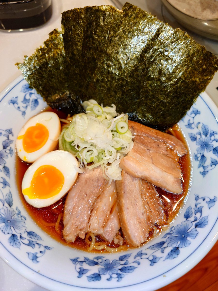 hatosabrou_holo's tweet photo. 久々ラーメン🍜
#開拓者の飯テロ
#星詠みの食餐 https://t.co/Gdo6AeKSR0