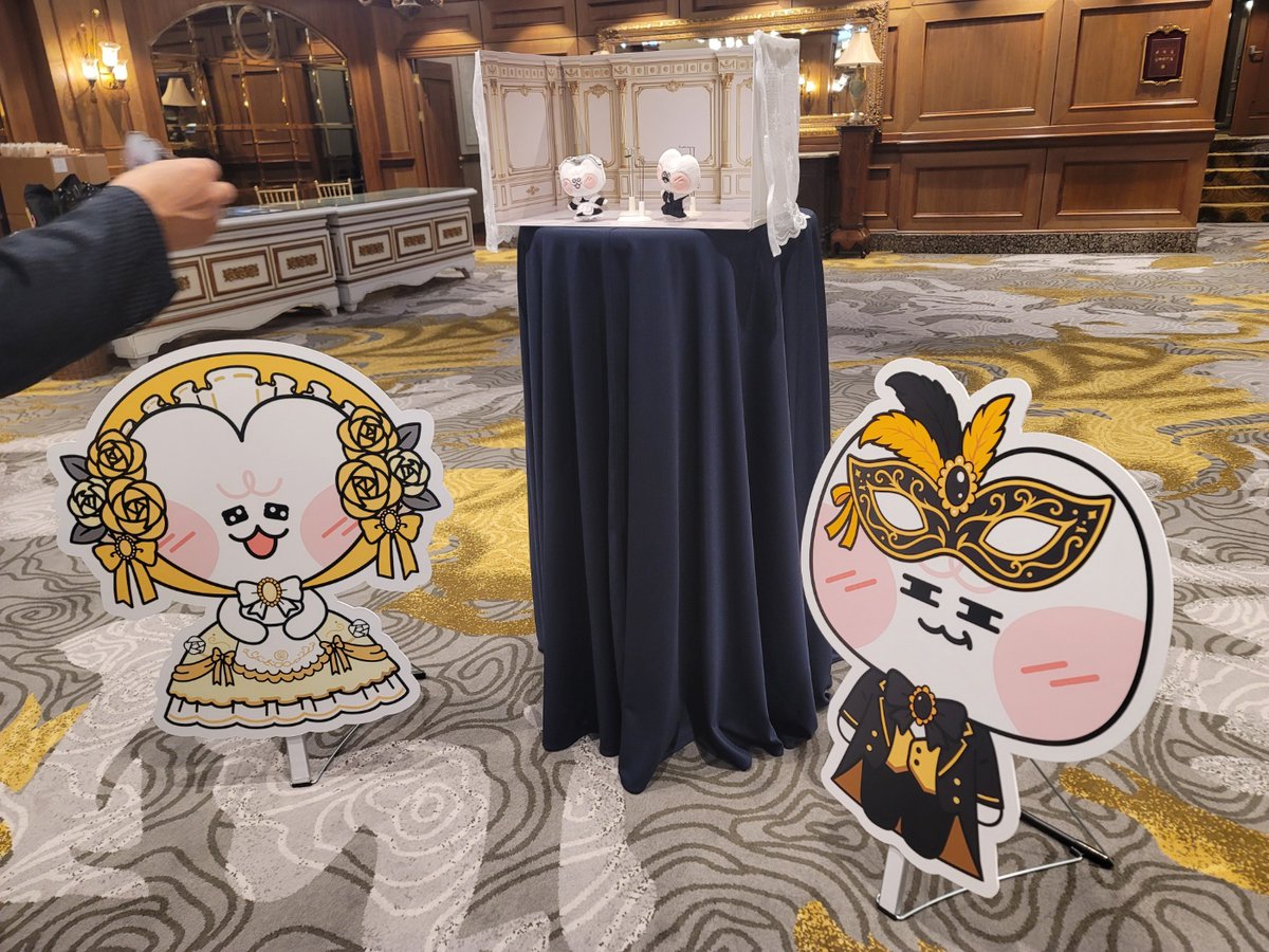 breath_rim's tweet photo. 봄툰 파티 다녀왔습니다~ 너무 귀엽고 멋진 또보미들😚
뱀은 고양이 장난감으로 산 건데 저희 집에선 실패해서 친구네 고양이한테 주려고 챙겨갔다가 포토존에 얹혀봤어요(...)
히히 너무 즐거운 시간이었습니다~🥰
이제 차기작 준비 열심히 하는 것만 남았네요.. 💪💕 https://t.co/mDkdnCn21V