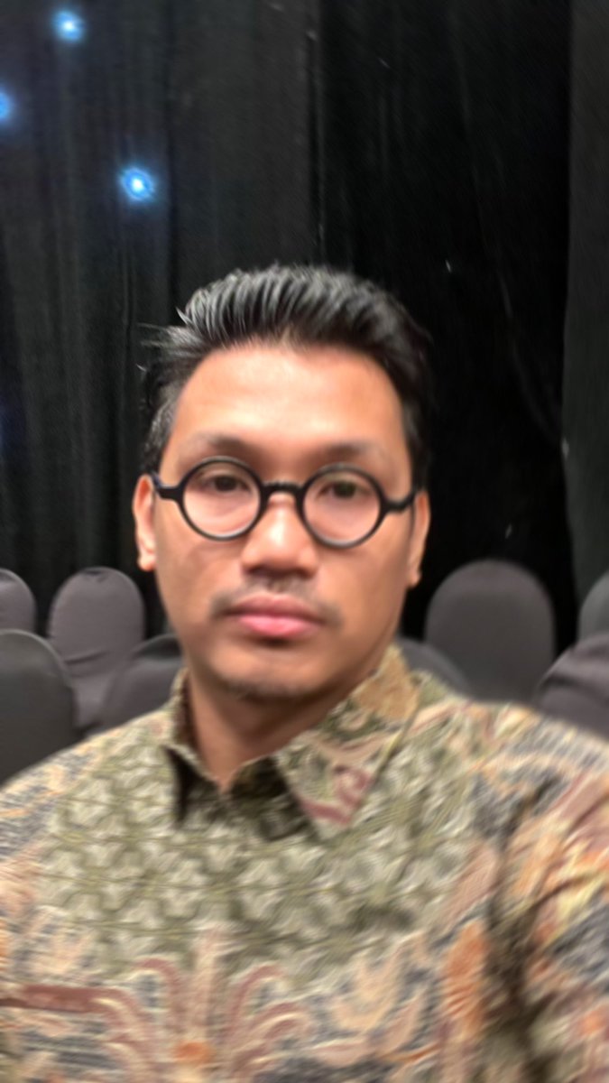 AMmartil's tweet photo. SAME PERSON???
SAME PERSON!!!!! https://t.co/X0ovy2zwZx