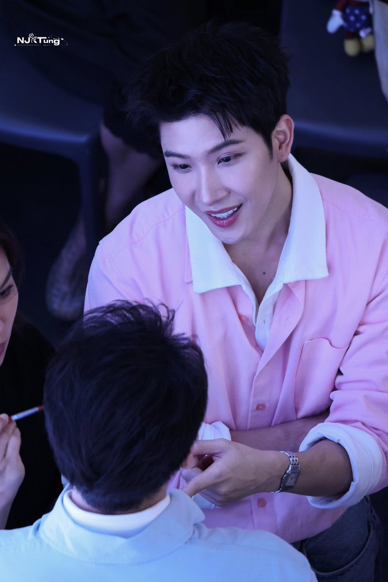 firstunggg_'s tweet photo. that smile when he looks at him 🥺

FIRSTKHAOTUNG LOVE MOMCHOICE  
#MomChoicexfirstkhaotung
#FirstKhaotung #เฟิร์สข้าวตัง https://t.co/zeDYLv7Oaa