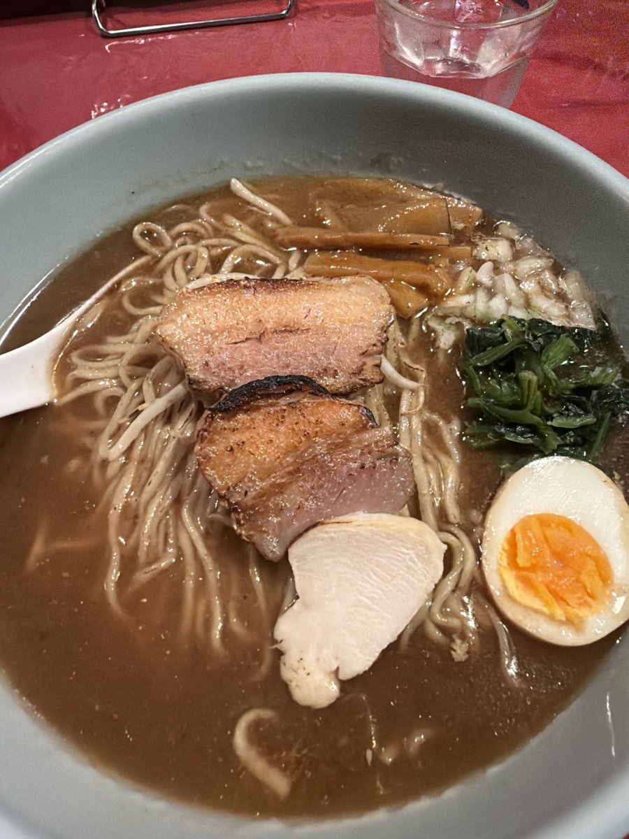 9999Maomao's tweet photo. 無性にラーメンが食べたくなってきたから醤油ラーメンいただきます🍜 https://t.co/FO6tr7ihzv