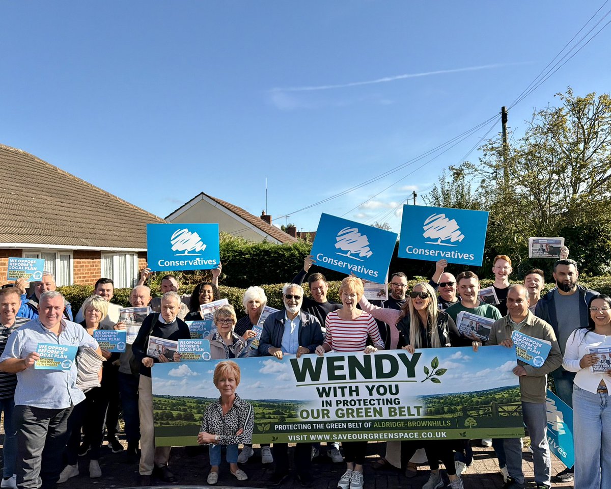 LiamBones's tweet photo. Great to join @morton_wendy and a brilliant team of activists for a pre-Conference campaign session in Aldridge-Brownhills this morning. 💪🌳

Now on to Birmingham - looking forward to a Conference focused on backing those who work hard, supporting enterprise, restoring control of our borders and setting out a clear Conservative alternative for Britain. 🇬🇧