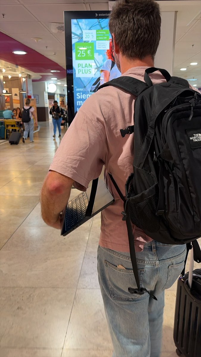 LoopandPixels's tweet photo. tell me you work in tech without telling me you work in tech https://t.co/syEy3IyKgP
