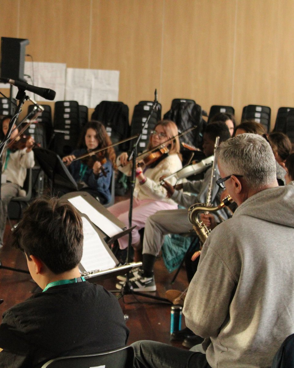 KentMusic's tweet photo. Orchestra ONE is BACK October half term!

The Orchestra of New Experiences is a creative ensemble for young musicians aged 11-18. 

🎤🎻🎹🎧 Singers, instrumentalists and those into music tech are all welcome!

🔗 https://t.co/p9ESm4KNss

#OrchestraOne #KentMusic #HalfTermCourses https://t.co/0Hajo645v0