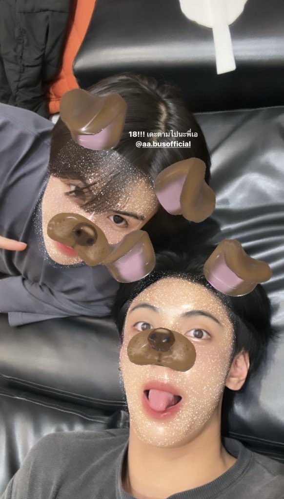 imyourwanderer's tweet photo. พี่คนไหนวะหนู https://t.co/wmW6rr5nMS
