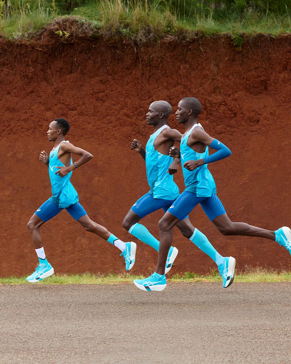 ASICSRunningJP's tweet photo. 【30kmの壁を乗り越えるには】
まずは"30kmの壁"と意識しすぎないことが大切。
以下の目安を参考にして後半に体力を残そう。

〜10km：ウオームアップ
〜ハーフ：残り80%
〜30km：残り50%
〜42.195km：残りの50%を使い切る

積み重ねた練習を信じ、レースに挑もう。 https://t.co/zmugU67oy1