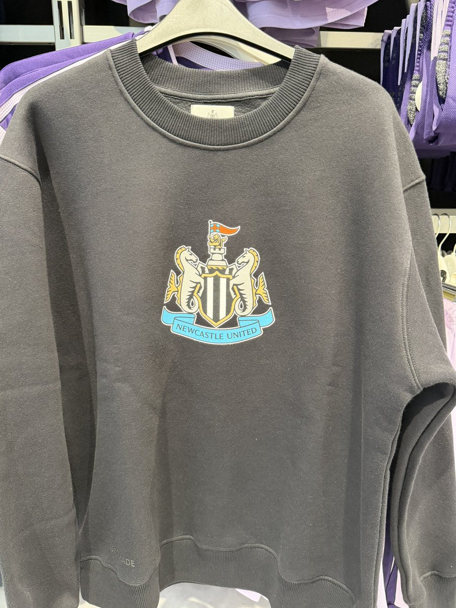 MagpieChannel_'s tweet photo. First look at the new #nufc crest merchandise https://t.co/DCMjxdWHNB