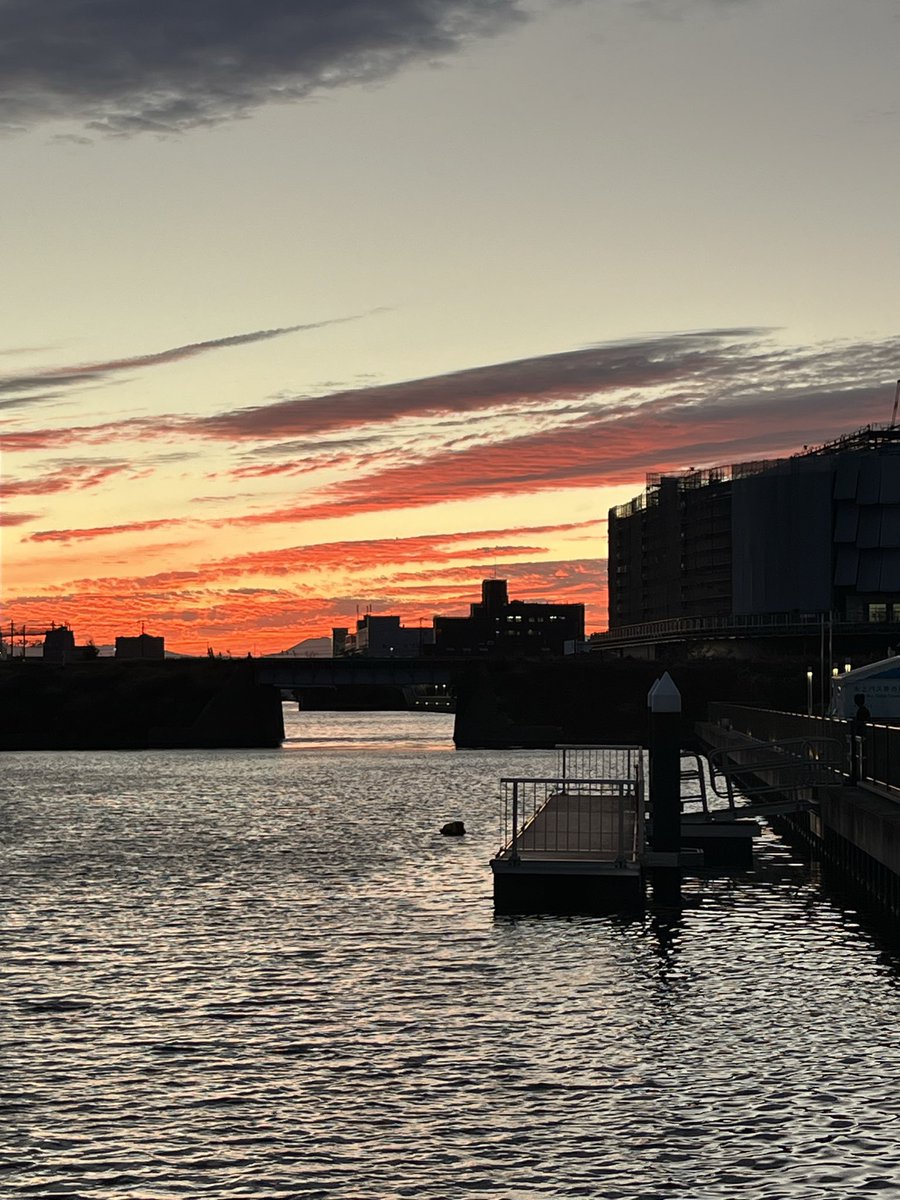 coindensetu's tweet photo. 名古屋
夕焼け🌆 https://t.co/jRFHhheW2L