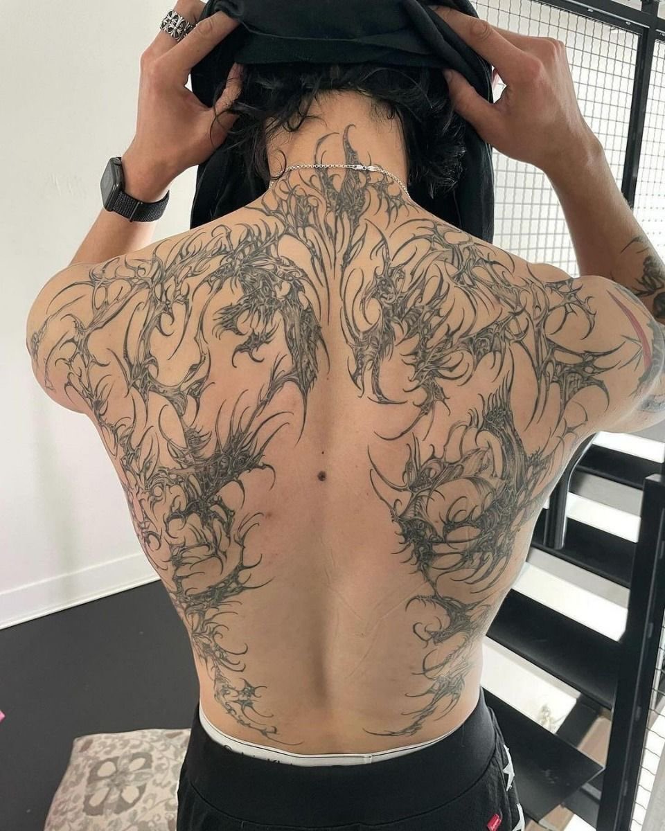 gothicornate_'s tweet photo. inked in mystery https://t.co/SsngleJmKy