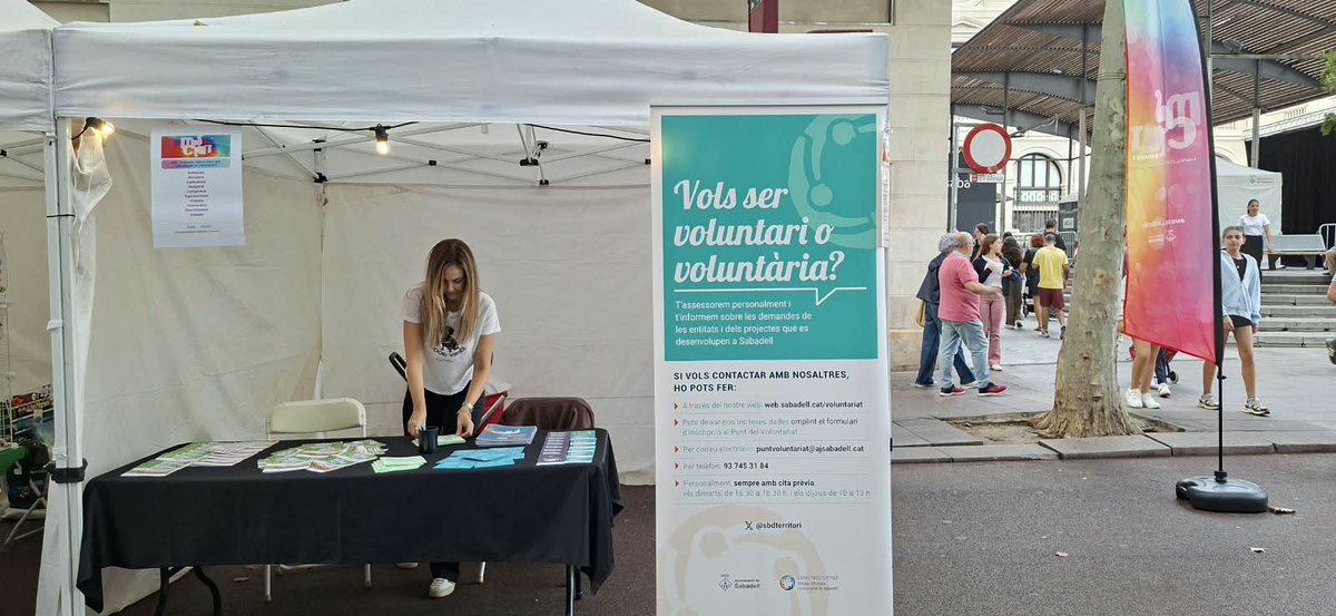 sbdterritori's tweet photo. #AVUI 👉 L'Oficina d'Entitats i Voluntariat participa a la mostra d'entitats del Mescla't
📍 Ens trobareu a la zona de carpes 🎪 de la Rambla fins les 14h i aquesta tarda de 17 a 20 h
🙋♀️Us hi esperem‼️
#OficinaEntitatsiVoluntariatSbd #MESCLATSBD26 #Sabadell https://t.co/ULWi3lXcLw