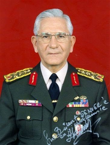 TURKAvazTR's tweet photo. 2014 Kıvrıkoğlu Paşa :

 "Kerkük'ü de içine alan bir Kürt Devleti kurulması söz konusu olursa, bölgeye, müdahale edeceğimizi biliniz." 

P. Wolfowitz:
"Ben, ABD Savunma Bakan Yardımcısıyım, benimle böyle konuşamazsınız." 

Kıvrıkoğlu Paşa;

"Ben de Türk ordusunun başıyım ve Türkmen   asıllıyım."

@tengritav1942