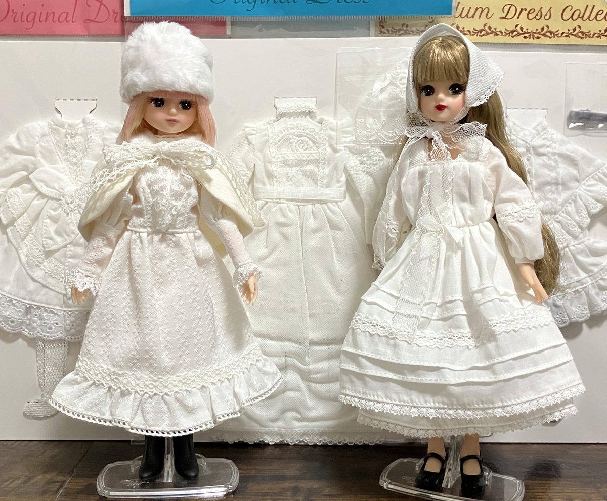 okadachan's tweet photo. ネットで在庫切れだった服を探しに店舗へ。白いドレスを3点買ったら、店員さんに「クリスマスの準備はバッチリですね！」と言われて、「？」となった。いたって通常運転です。 https://t.co/Ak6spopgtv