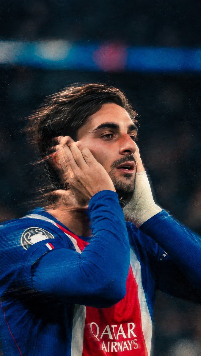 PSG_Vibes75's tweet photo. 🚨 | 4 FONDS D’ÉCRAN FERRAN TORRES 🇪🇸 ! ❤️💙

🔥 | 7 BUTS EN 6 MATCHS avec le PSG !

⚡️ | Appels en profondeur, vitesse, jeu sans ballon et efficacité devant le but : Ferran est en pleine confiance.

📱 | Servez-vous ! 👇 https://t.co/jmyXTb6ohs
