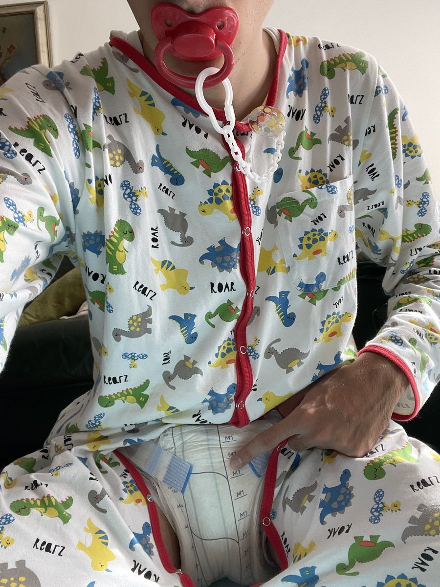 skykid71627044's tweet photo. Rawwrr 😸 in love with this @RearzInc  onesie
What doess this bluee lineee meann🥹
#abdl #diaperboy #abdlboy https://t.co/iiyXXdeYdQ