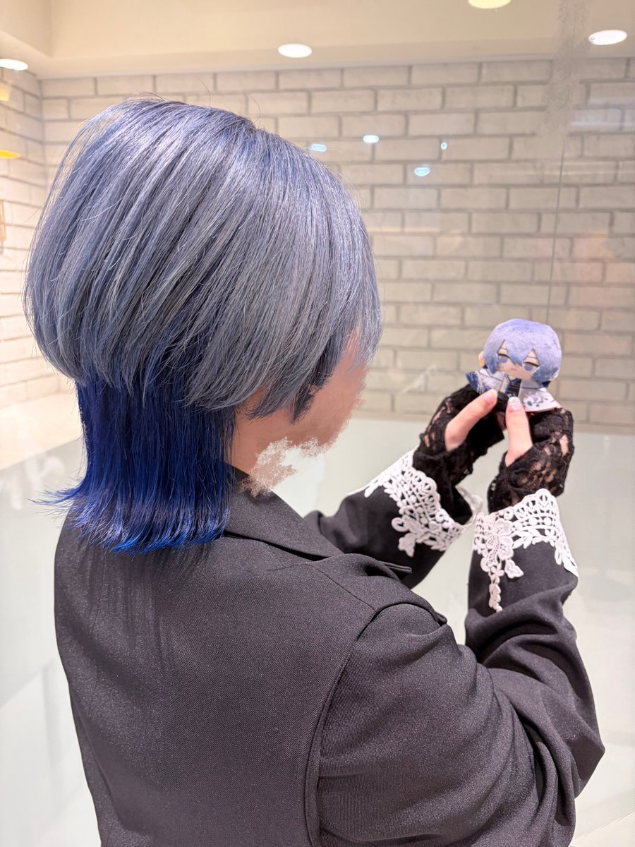 merrybqdend's tweet photo. 髪色天才になった日💙💙💙💙💙 https://t.co/Dve5FGMSbf
