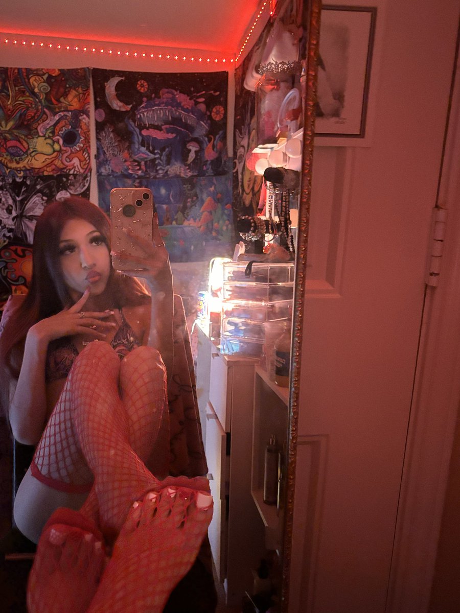 53cutie's tweet photo. Photo dump 🙈#nsfw #toes #satx #htx #atxfreaks #ContentDaily #petite #freaky #atx https://t.co/E1AolwfM3E