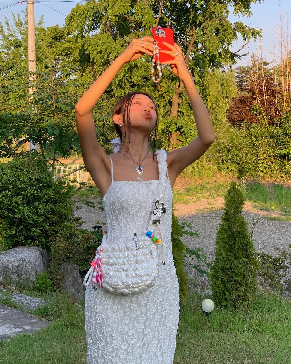 joo13611's tweet photo. Greetings from my side ✨ you’ve got a spark in you—let it light up the path ahead. 🌼
vfAbUz https://t.co/bH8VAWMK21