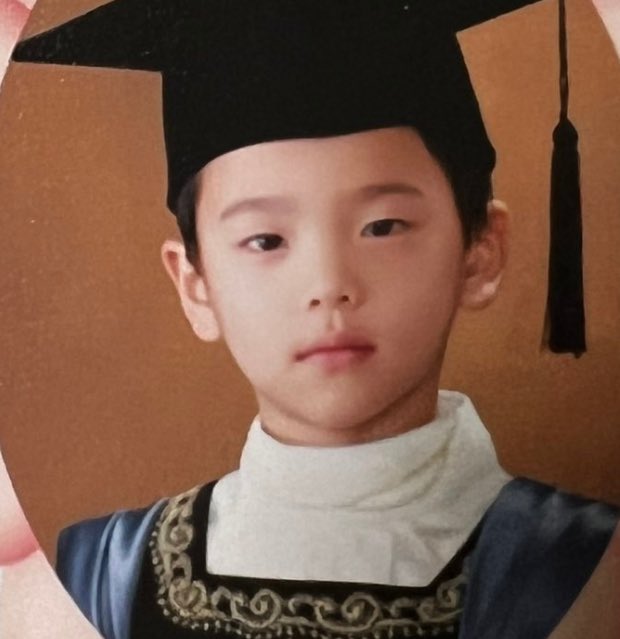 firstmand00's tweet photo. 얼굴 진심 개똑같앜ㅋㅋㅋㅋㅋㅋㅋㅋㅋ https://t.co/2ylgULhcqA
