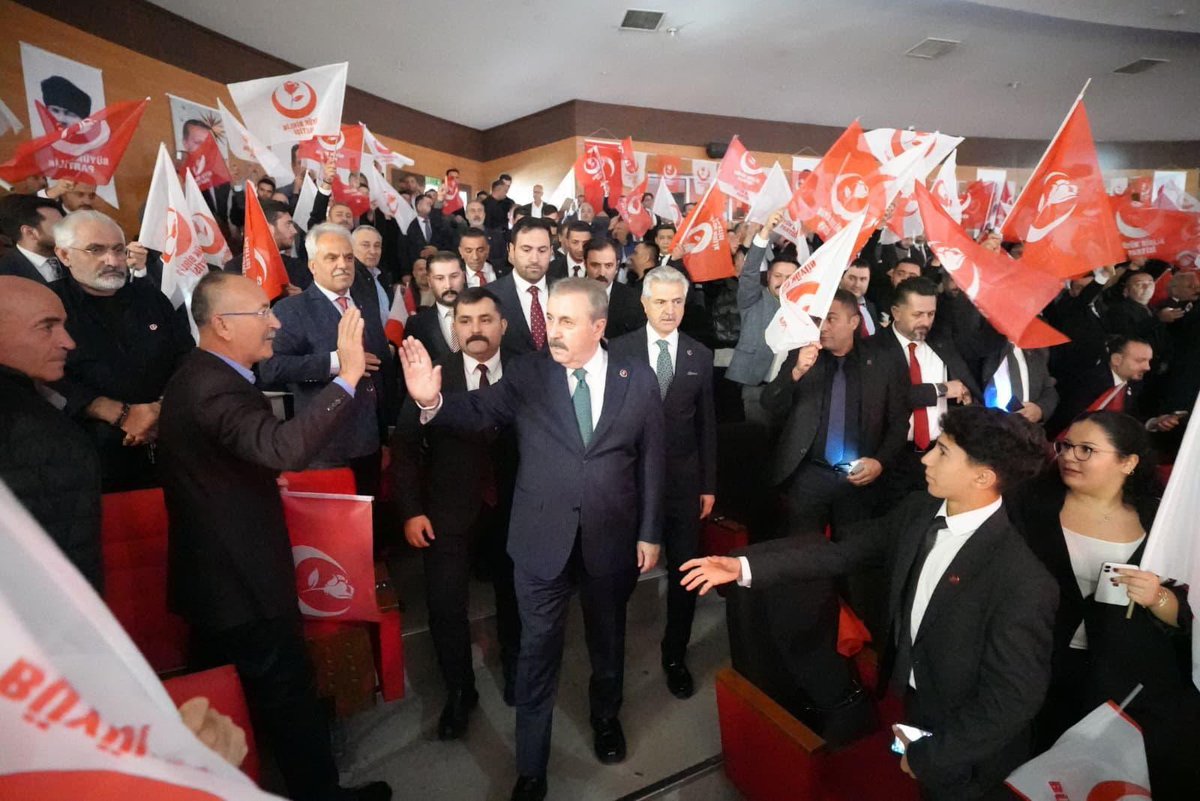 Mustafa_Destici's tweet photo. İnancımızla, bilgimizle ve alın terimizle çalışacağız. Birbirimize güvenerek, milletimizden güç alarak yürüyeceğiz. Büyük Birlik’in kadroları olarak bu sorumluluğa talibiz. 
Hazırlanacağız, güven kazanacağız, 
Allah’ın izniyle; başaracağız! 
Başaracağız! 
Başaracağız…
Rabbim birliğimizi daim, yolumuzu açık eylesin.
#TürkiyeninBirliği