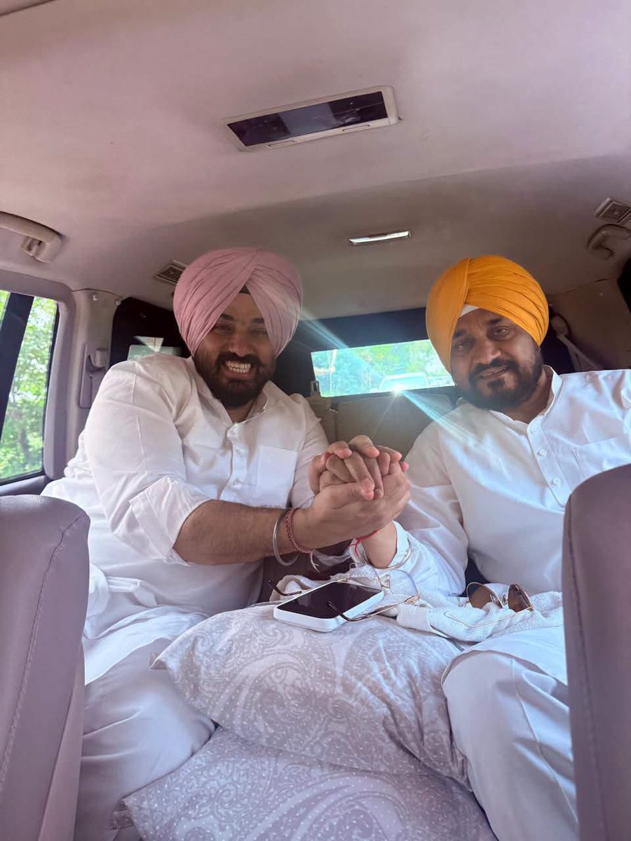 brinderdhillon's tweet photo. From captaining the Indian hockey team to taking charge of @INCPunjab the field may change, but the qualities of leadership remain the same. 🏑🇮🇳

Heartiest congratulations to Olympian @PargatSOfficial i on taking charge as PPCC President. His experience, discipline and leadership on the hockey field now come to Punjab Congress, with the opportunity to bring the organisation together and give it a clear sense of purpose.

Politically, Pargat Singh ji’s appointment also marks an important moment for @CHARANJITCHANNI ji and the leadership direction he has represented. That significance was summed up by none other than Raja Warring himself: “This is a victory for Charanjit Singh Channi ji.”

This is a march to victory for Punjab by @INCIndia and @RahulGandhi !

In the end it will be the people’s victory!