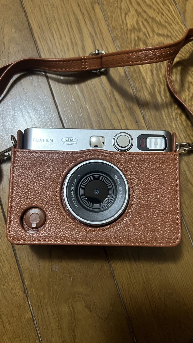 51maxcheers's tweet photo. FUJIFILM
instax mini Evo
ブラウンが可愛い😍めっちゃ気に入ってとりあえずナデナデしちゃう笑
カメラケースは非純正⚠️カメラケースもフィルムもアルバムも本当に売ってない😭#FUJIFILM #instaxminiEvo https://t.co/3QSOPhmgD1