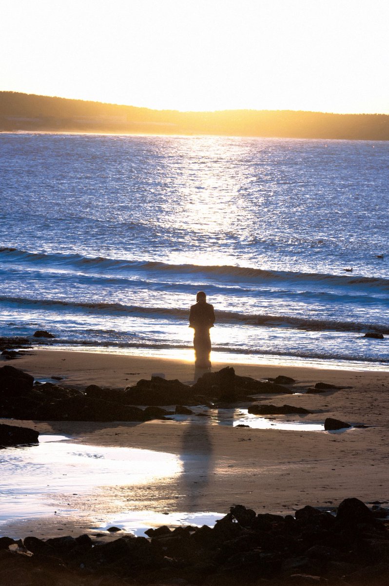 NoraContrewe8c's tweet photo. Woke up to the sun dipping below the coastal cliffs, coffee in hand, and no plans—this is the quiet magic of small-town summer getaways. https://t.co/PB3LxpbWy4
