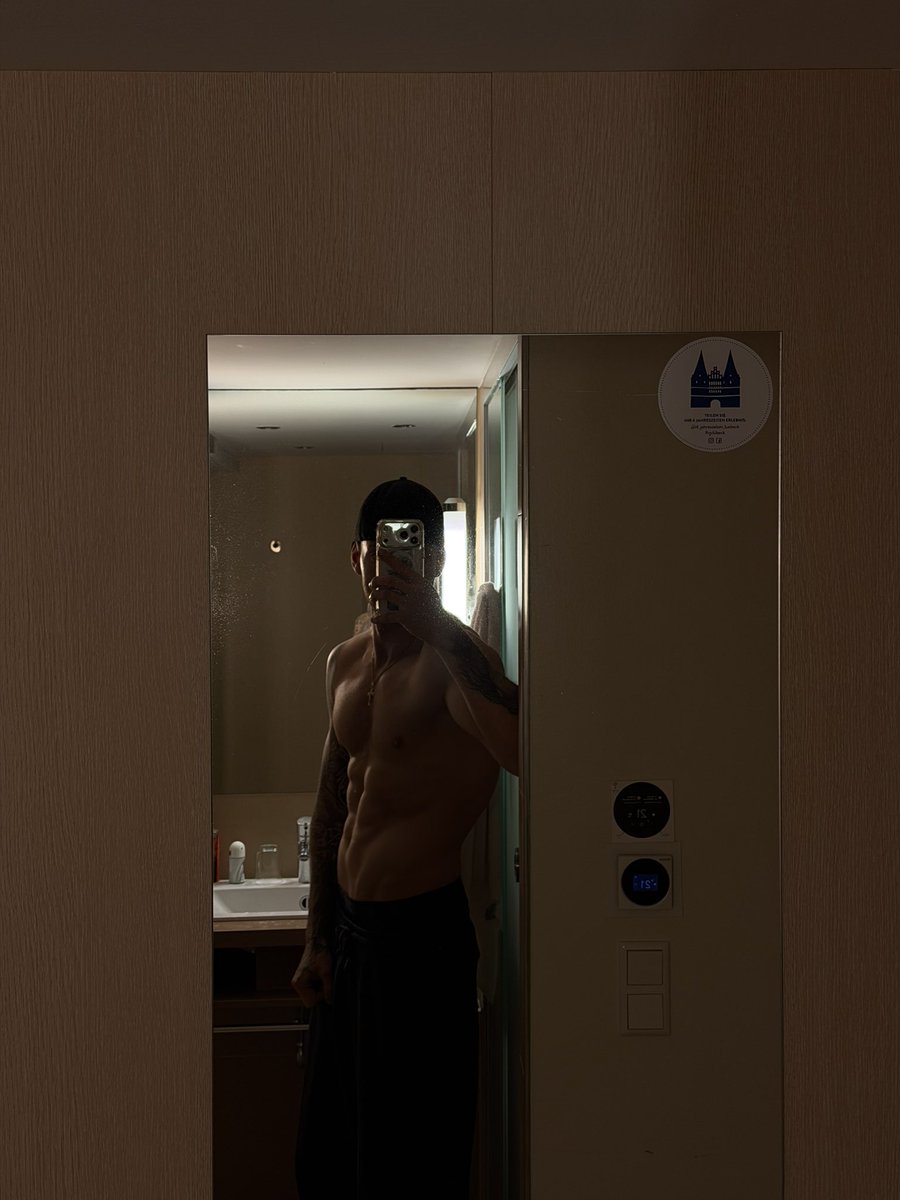 urh0tnightmare's tweet photo. mein erstes RT game mit meinem sklaven, lasst ihn uns richtig melken bis zum ende !🫰🏼😈💸  Jedes Like und Kommentar zählt #cashmaster #alpha #findom #rtgame #paypigs https://t.co/bGSmYOZ486